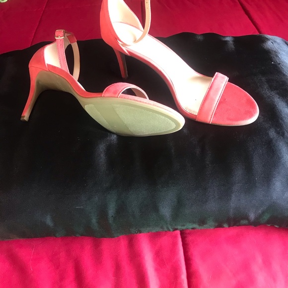 ❣️🖤NWOT🖤 ❣️ PEACH COLORED FAUX SUEDE - HEELS - Picture 2 of 6